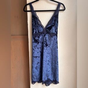 Victoria’s Secret navy crushed velvet slip dress Size XL